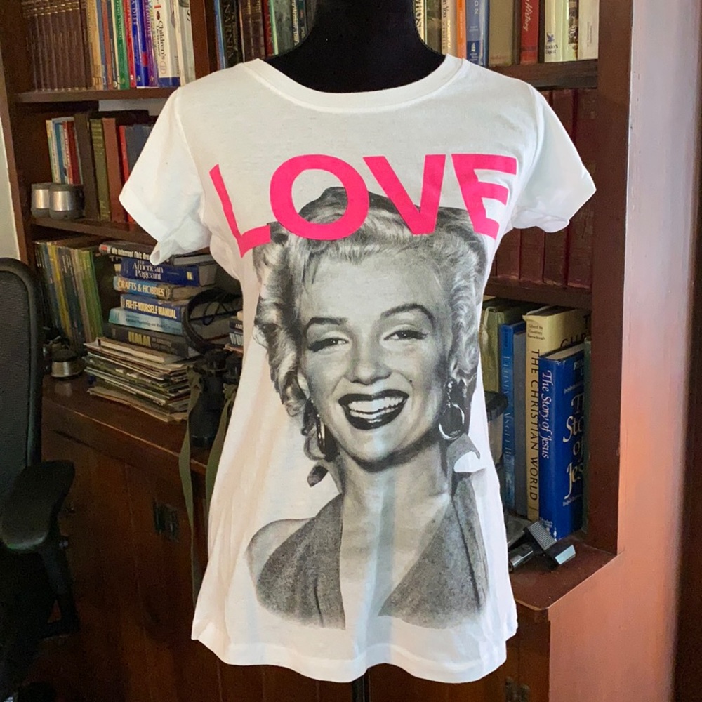 Marilyn Monroe tee NWOT ottoman poly Love T-shirt FINAL SALE